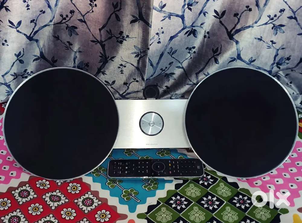 B&O Bangs&olufsen Beosound 8 Premium Imported Speaker.