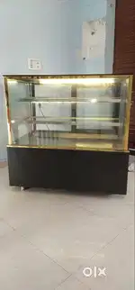 Cake, Pastry & Sweets Fridge Display Counter