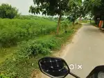 यह जमीन सर्वे रोड पर है और जमीन का सभी पेपर क्लियर है