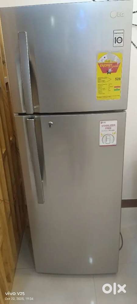 LG refrigerator! In super premium condition.