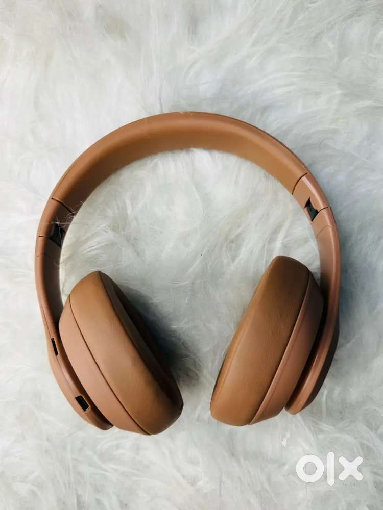 Beat x kim headphones