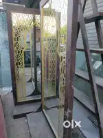 Saloon mirror