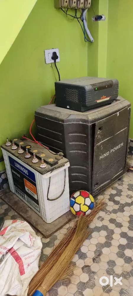 Battery with inverter