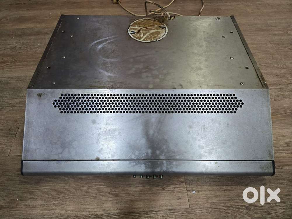 Stainless Steel Kitchen Chimney (Used, Good Condition, Wall Mounted)