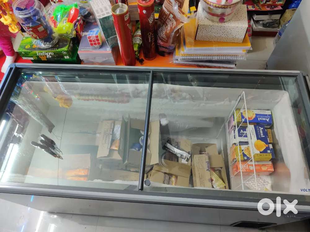 Voltas - 405 Litres    Deep Freezer