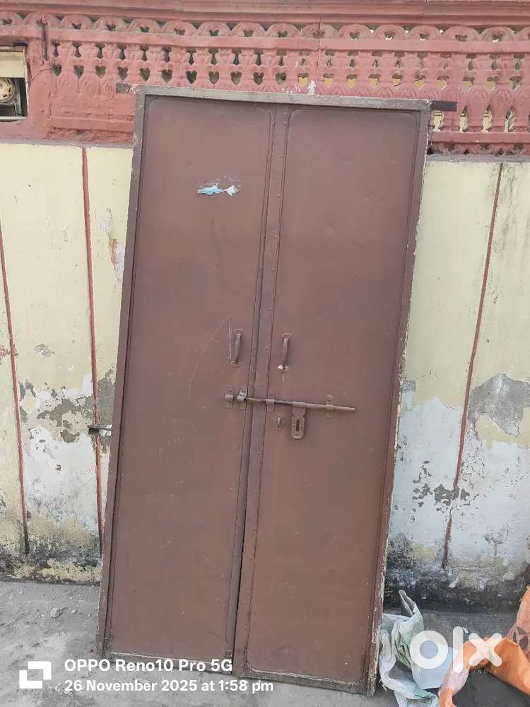 Gate iron new condition