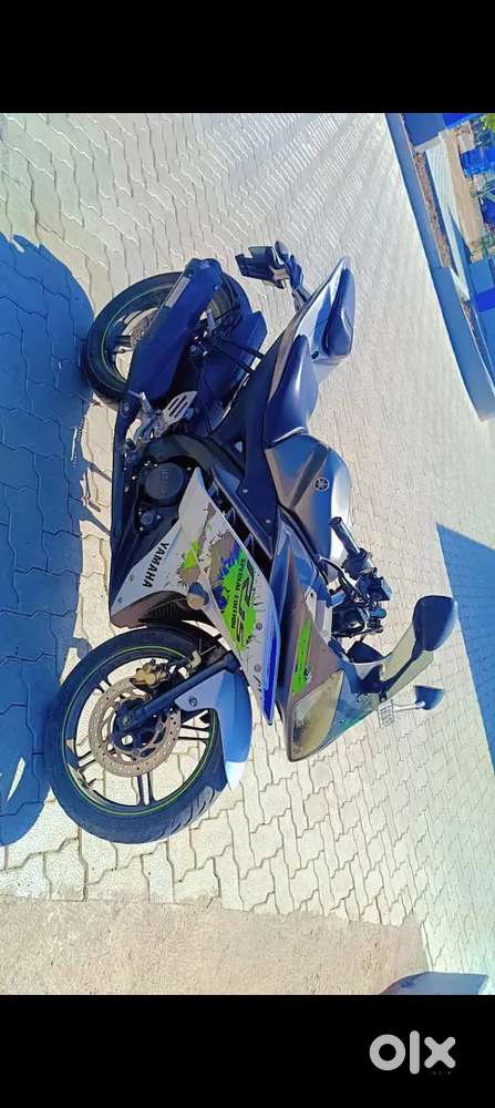 Yamaha R15 V2