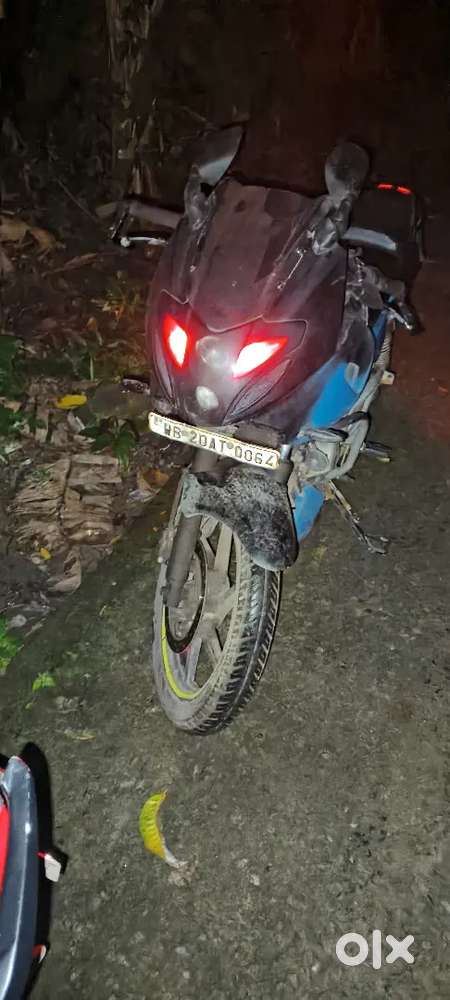 Pulsar 220