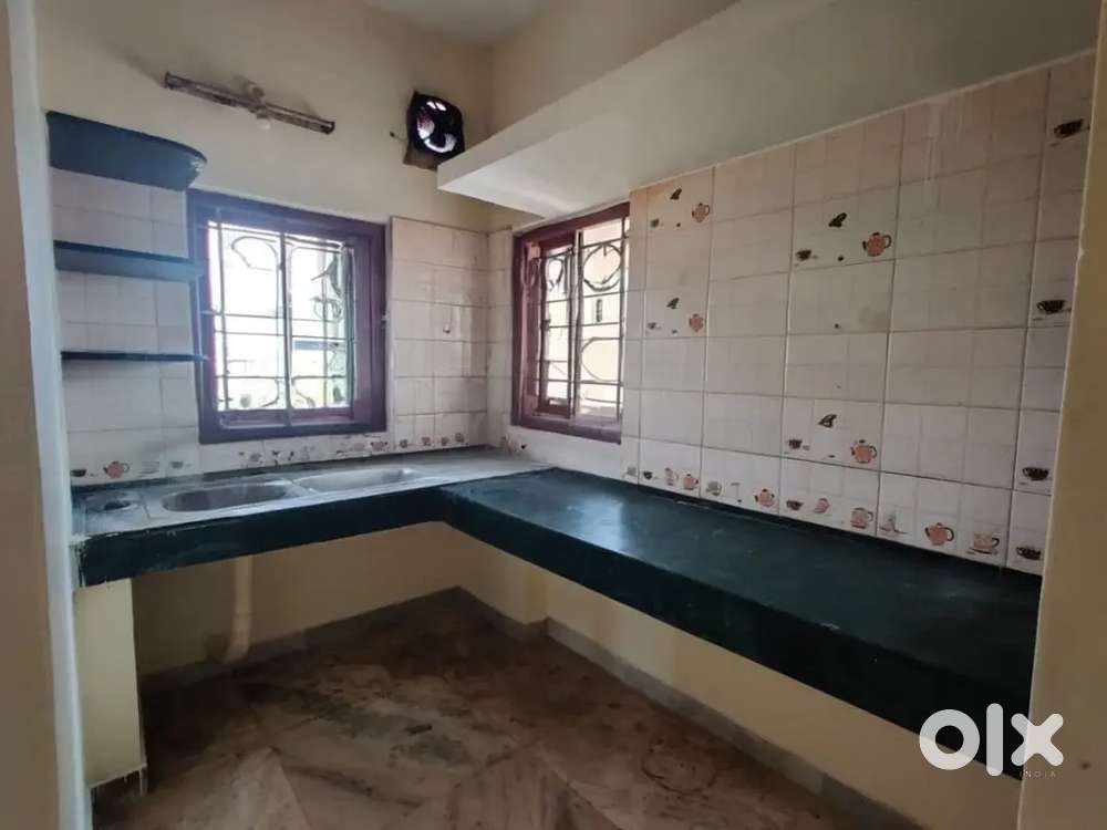 2BHK House-Karumbukadai for rent in 1st and 2nd Floor of the building.