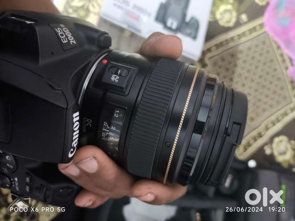 Canon 200d mark 2 with duel lens 85mm prime