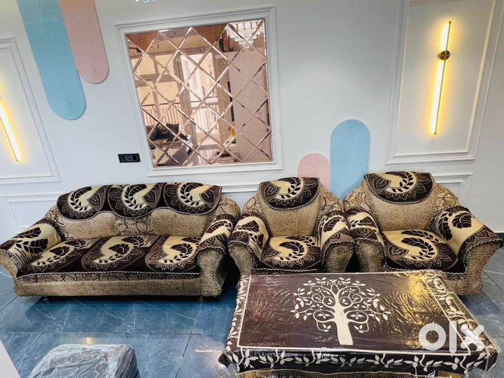 5 seater sofa with table with sofa covers and table covers