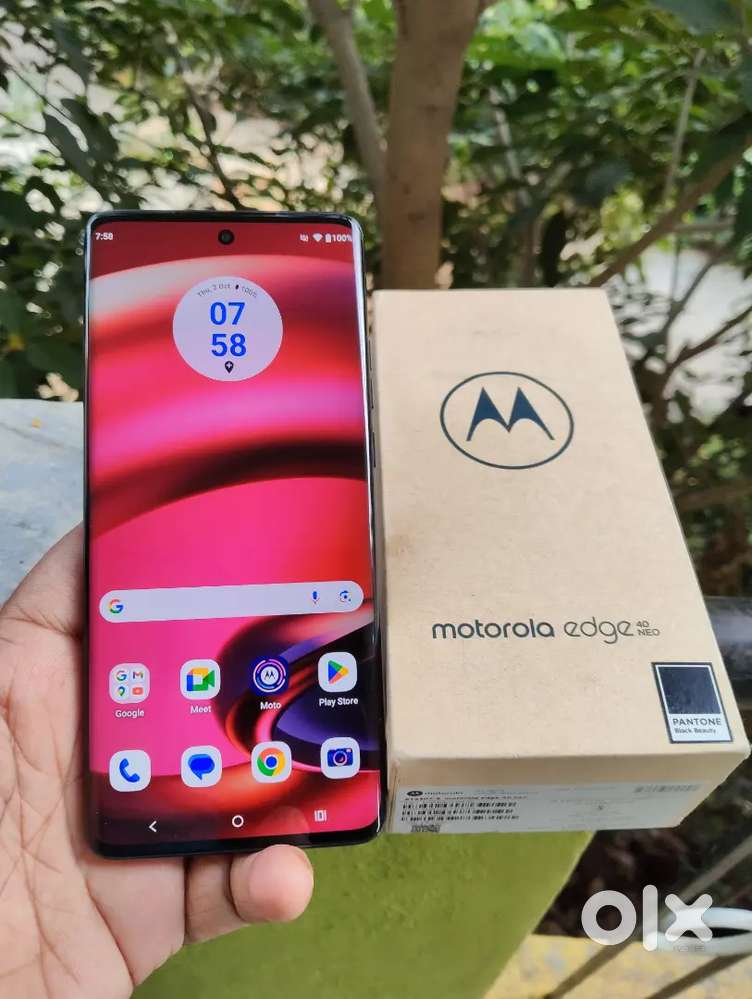 Moto edge 40 neo 5g 12/256. Phone bill and box.  In warrenty.
