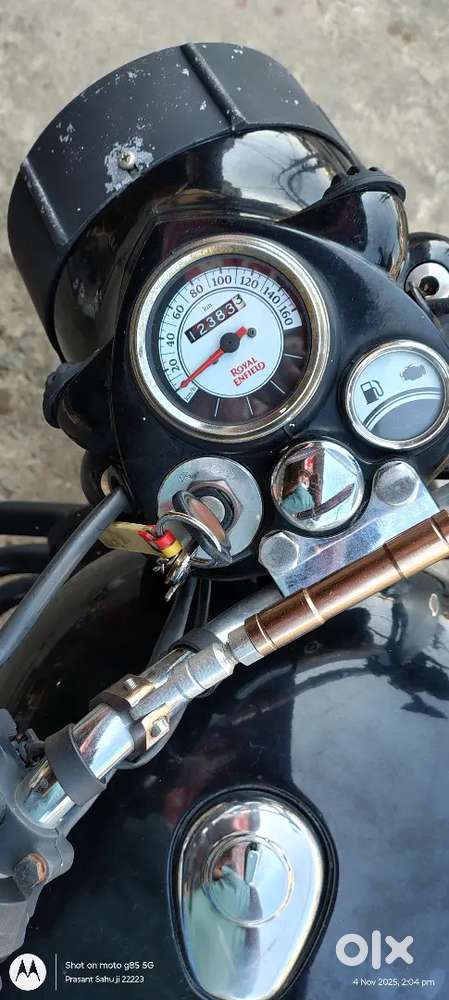 Royal Enfield classic 350 black colour