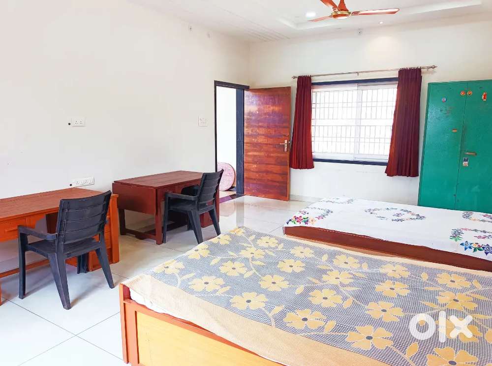 Ready-to-Move Rooms 
 Ideal for Working Professionals, Bachelors
