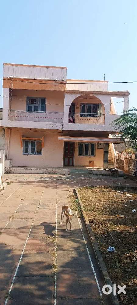 2 floor full farnichar house and garden with parking area