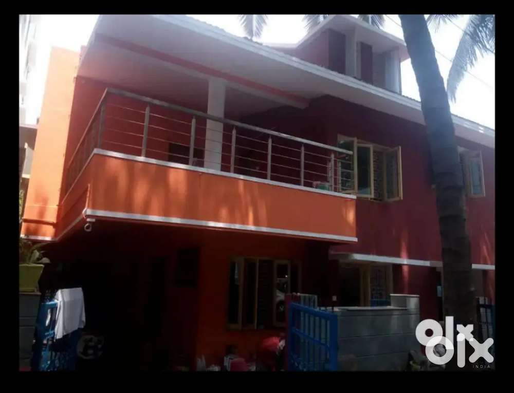 Ground floor (2850 sqft)House is for Rent
