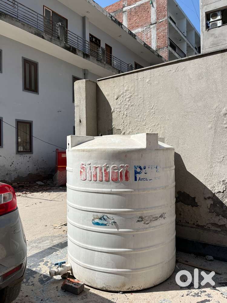 2000L Syntax water tank