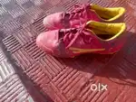 Best hockey shoes in best condition size is 5 company is SPECTAR