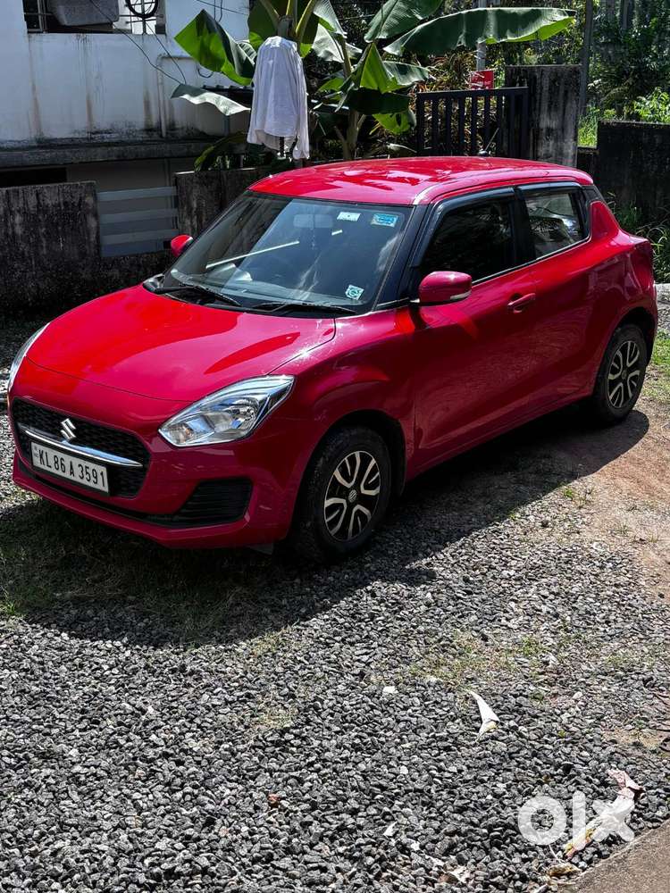 Swift 2022 VXI(with alloys) Fire red