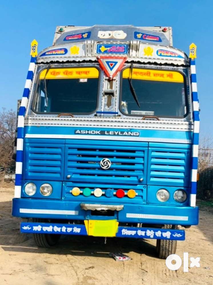 Ashok Leylena 3118 Truck 12 Tyre