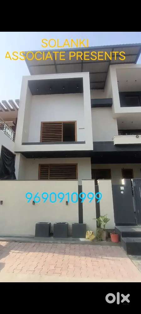 (GANGA NAGAR NEAR IIMT) 250 GAZ DOUBLE STORY NEW KOTHI ONLY 3.90 CRORE