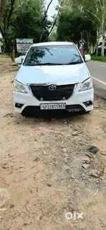 Toyota Innova 2015