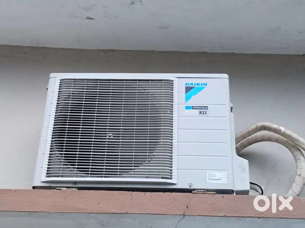 Daikin ac 1.5 ton and cycle sale