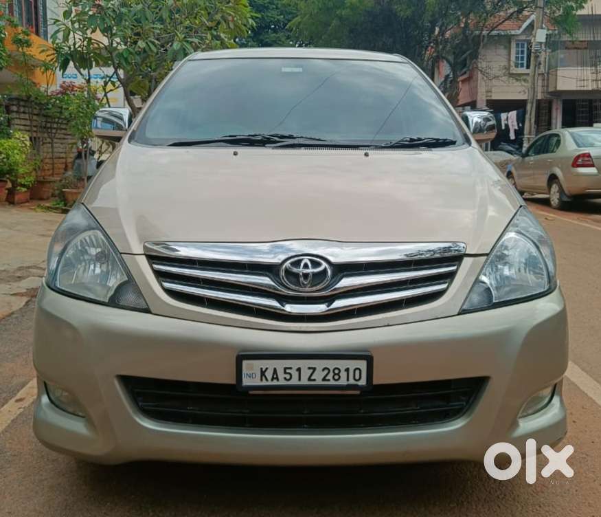 Toyota Innova 2004-2011 2.5 V Diesel 7-seater, 2009, Diesel