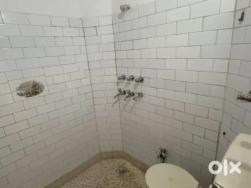 One Room Set Near Metro station In Uttam Nagar