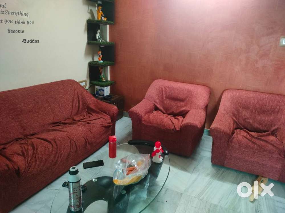 3-2 seater sofa set sell Godrej