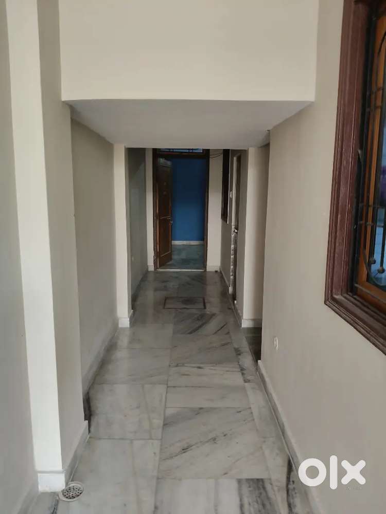 Maintain 2 room, kitchen, bathroom, aangan.,