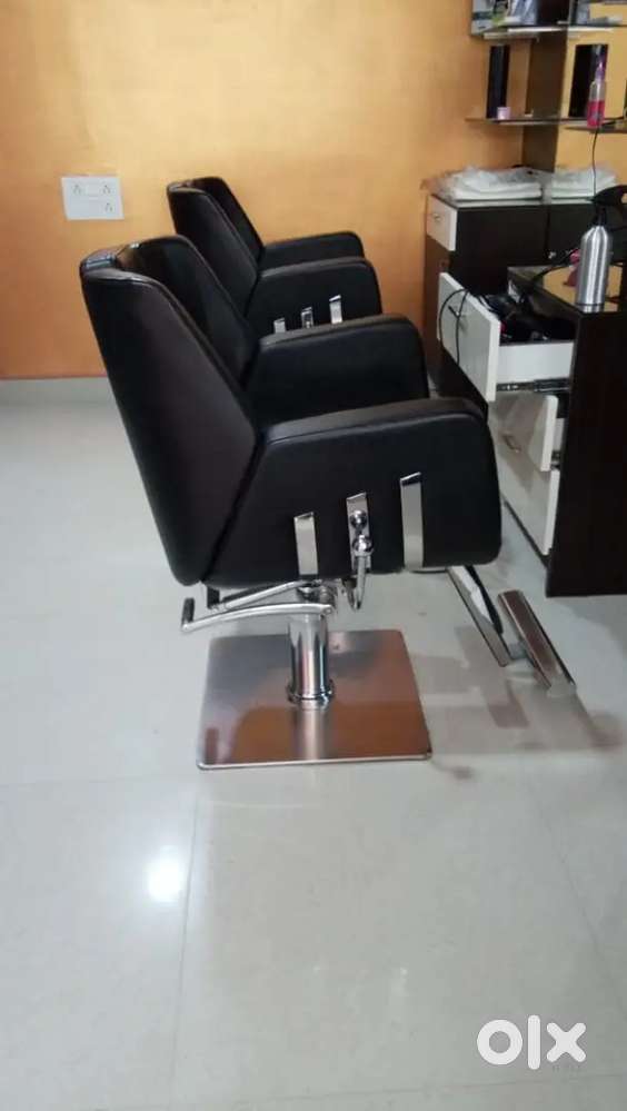 Saloon cheares