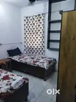 Only for girls - Rooms available