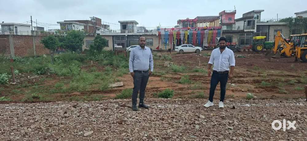 Prime 1000 sqft Plot Near Airport with Modern Amenities