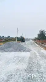 सुल्तानपुर रोड पर  गेटेड सोसायटी में प्लॉट खरीदे