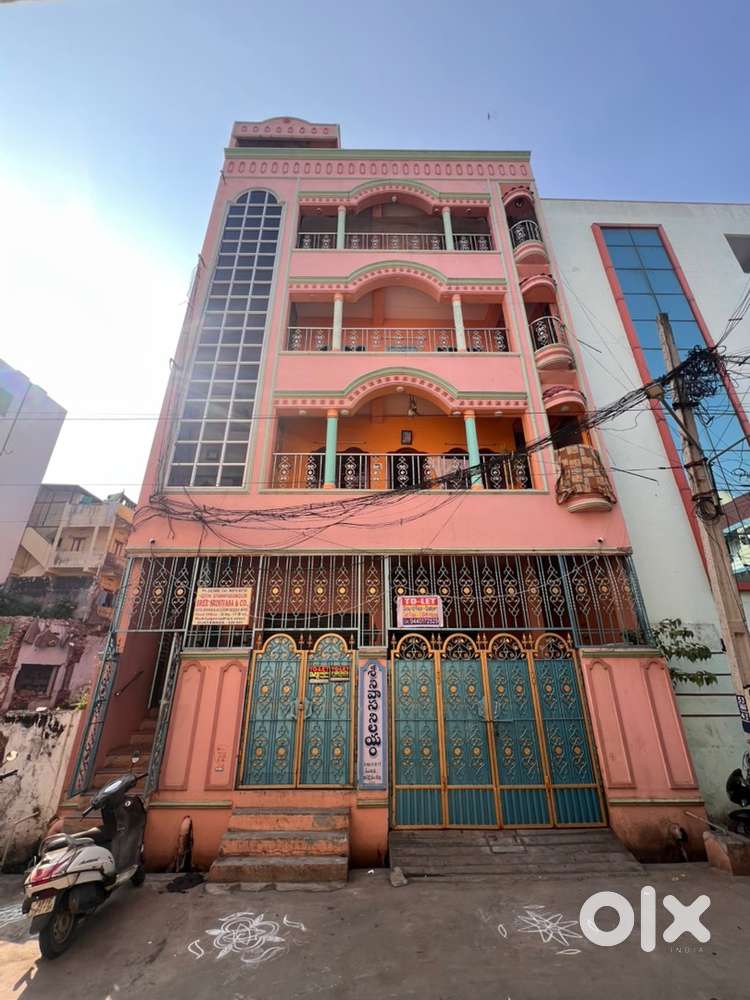 Godown with Office room & Washroom 650 SQ FT