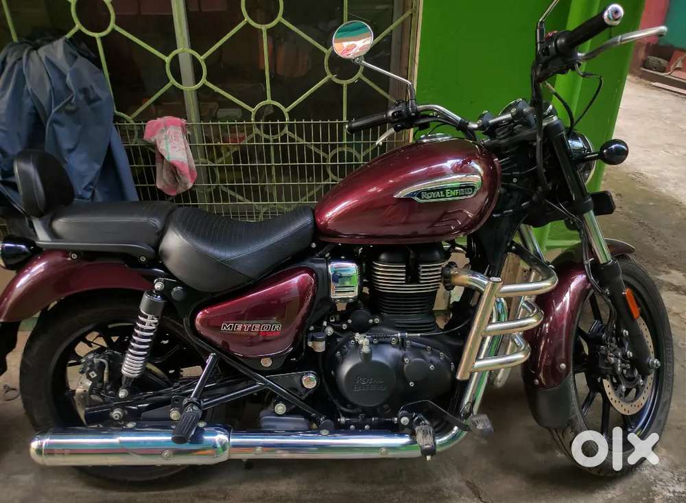 Meteor 350 stellar red