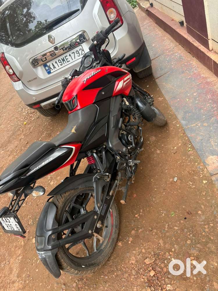 Ns 125 red brunt colour