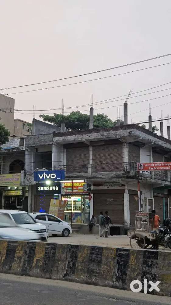 Shops / Comercial Hall For sale on Garh road 1st floor