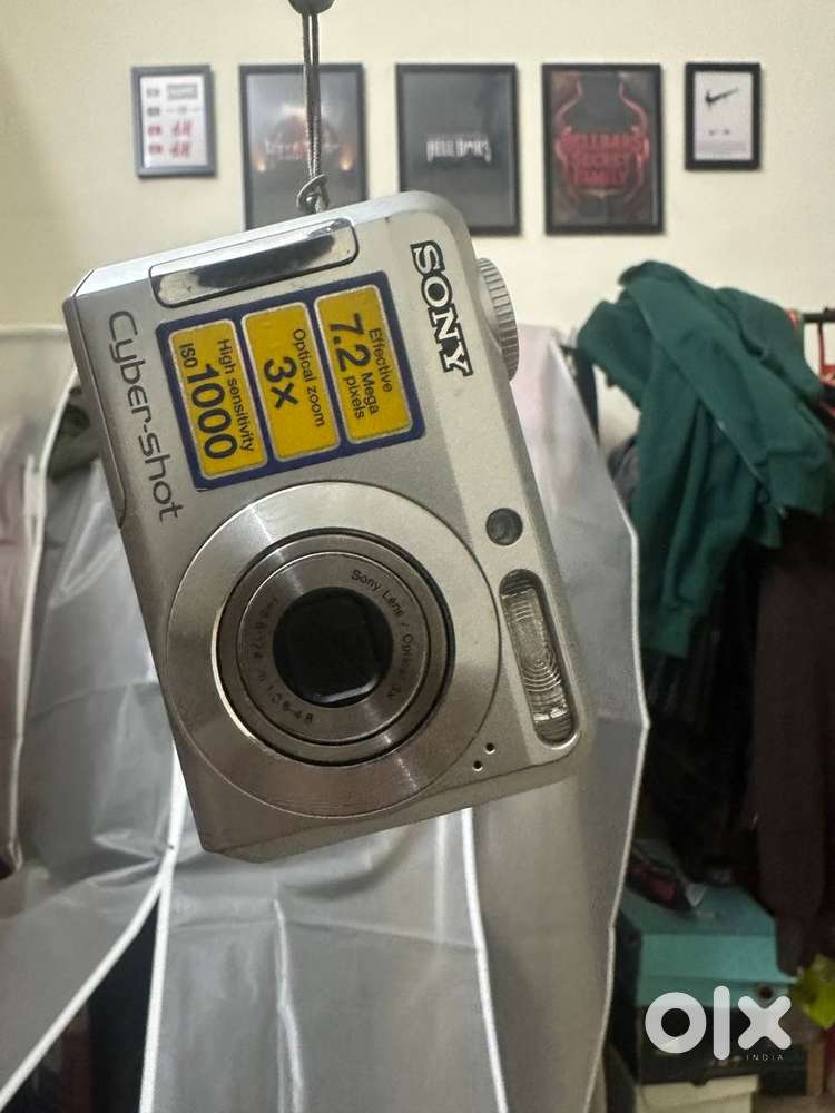 SONY CYBERSHOT digital camera