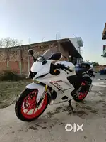 Yamaha R15 M V4