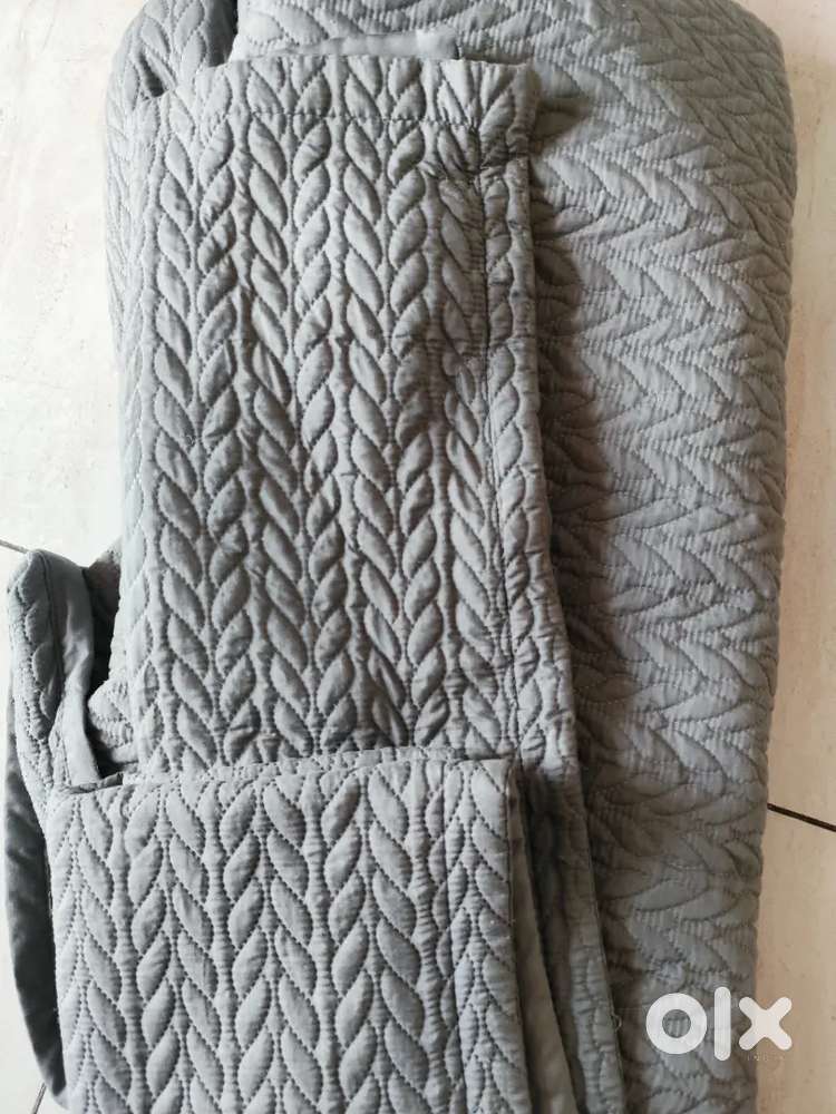Quilted bed cover