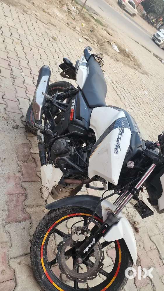 Good  condition  bick  one hand