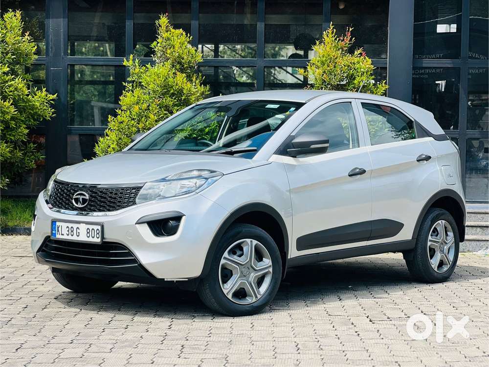 Tata Nexon 1.2 Revotron XM (S), 2018, Petrol