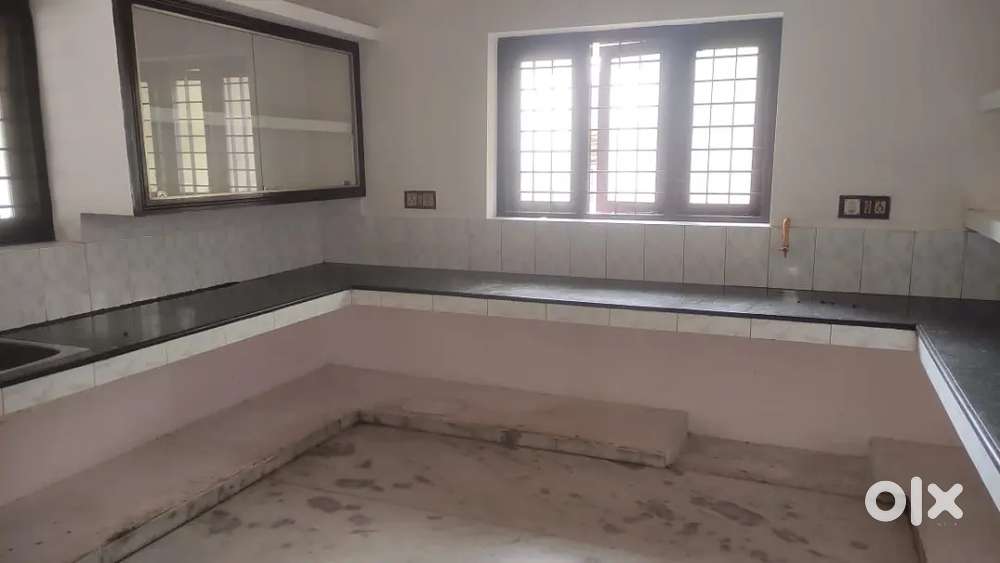 1Bhk family house near church road pallinada Palarivattom 8000