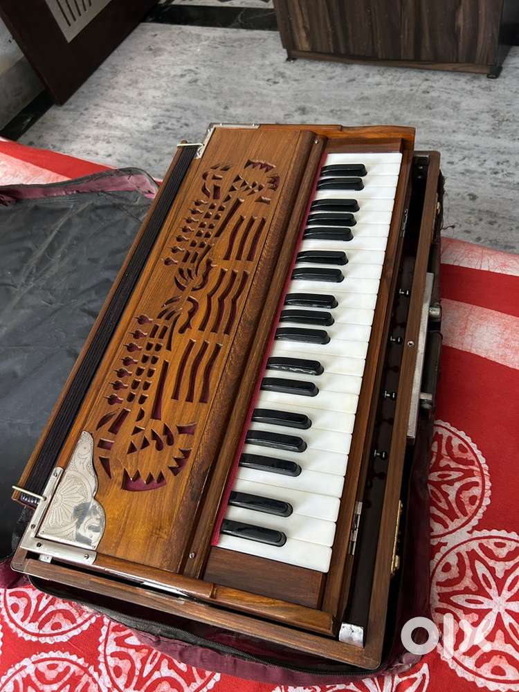 Harmoniam fully neat condition