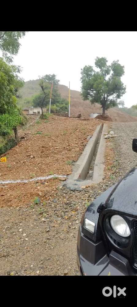 3574 sq convert कोर्नर प्लॉट बेचना है एकलिंग जी सास- बहु मंदिर के आगे