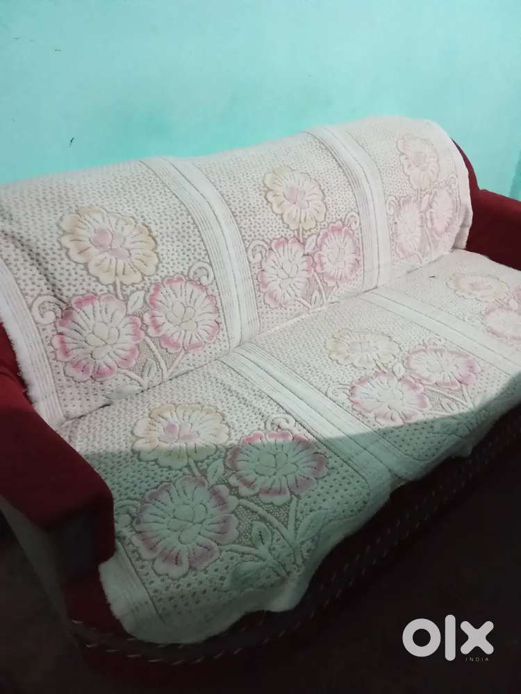 Sofa set 9 mahine purana