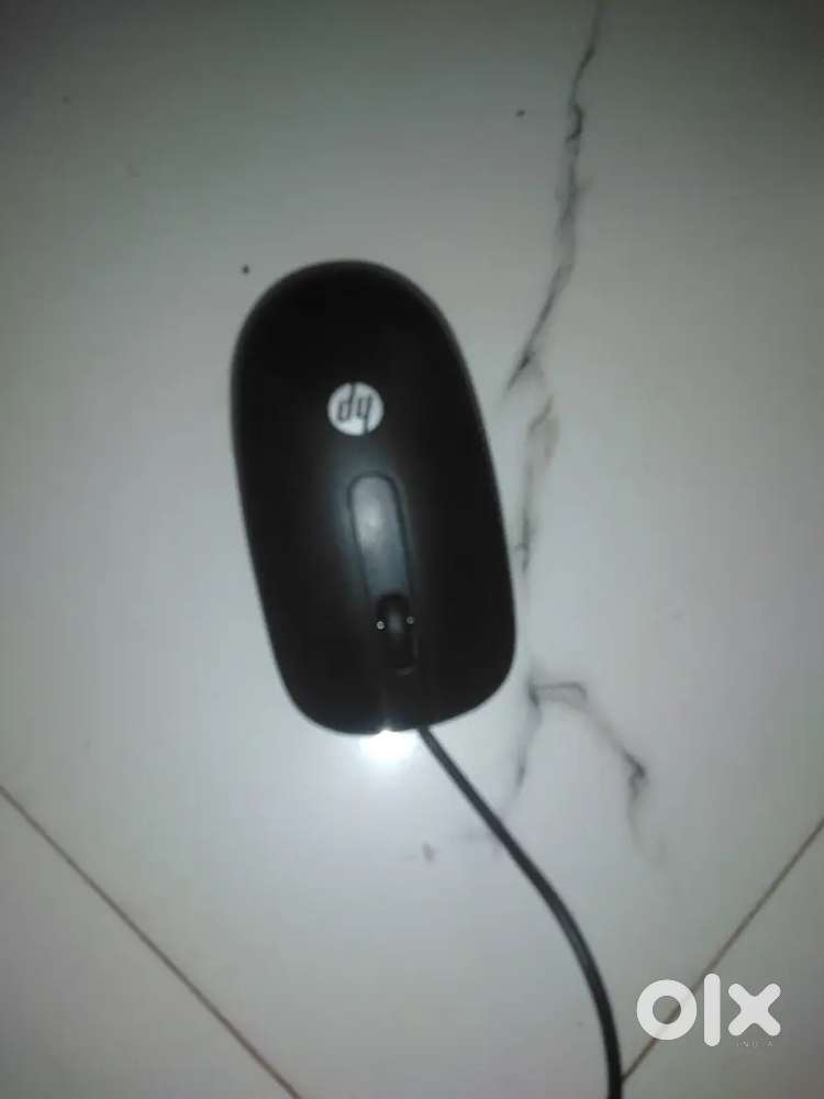 Hi mya name is ayush i am sell a mouse hp company wire mouse