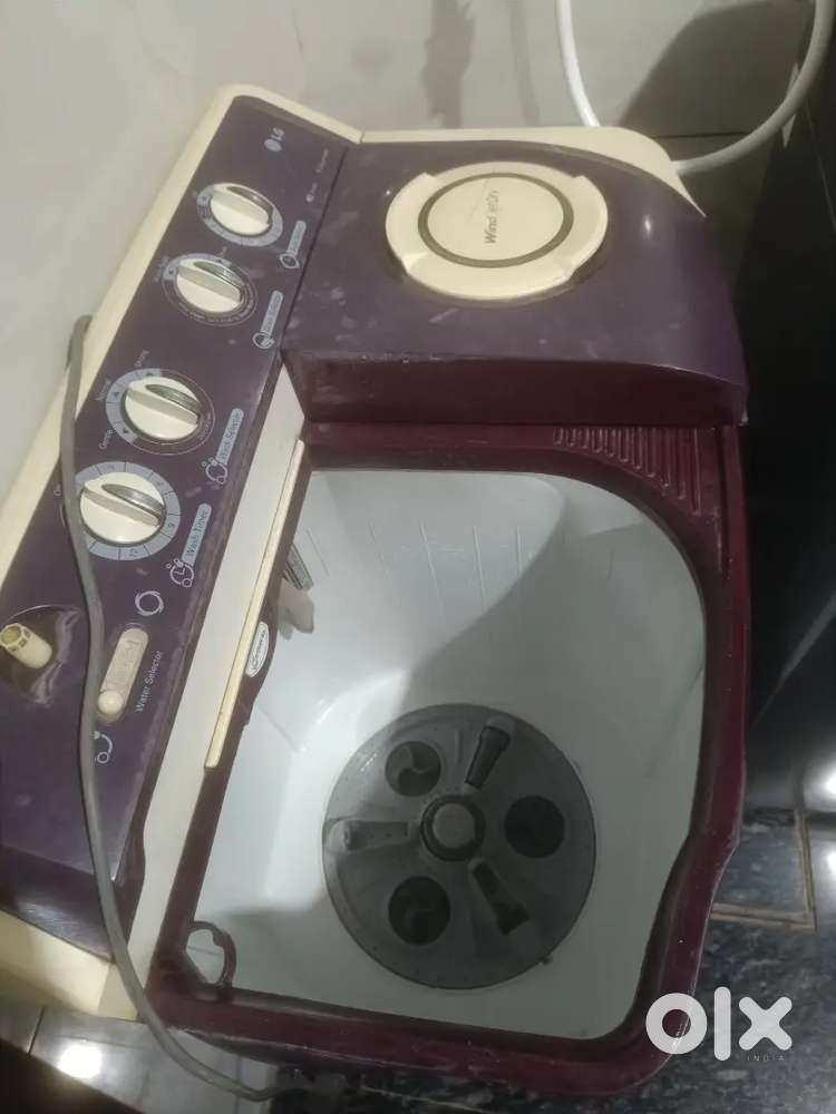 LG semi automatic 6.2 kg washing machine